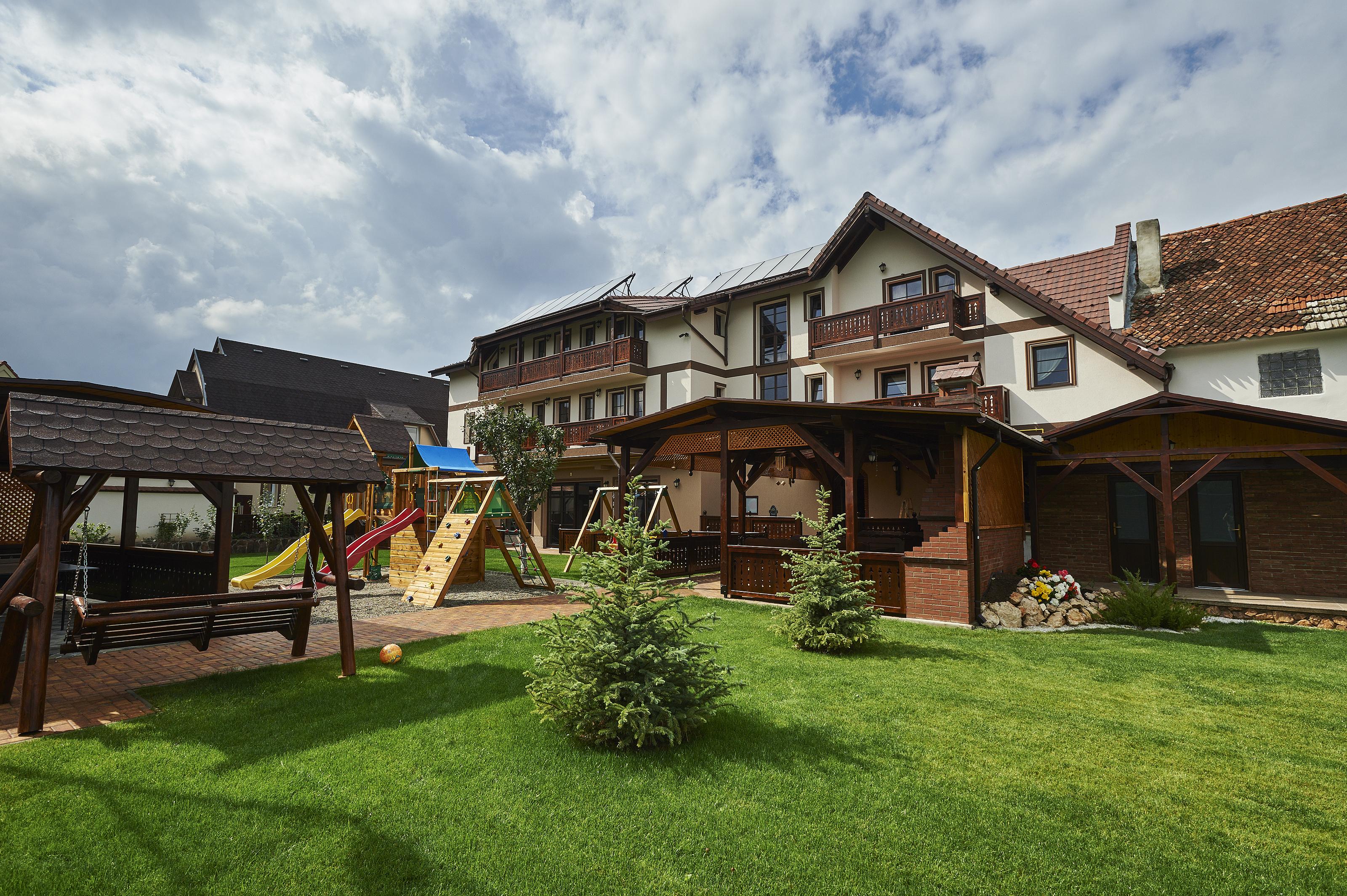 Hotel Conacul Ambient à Cristian  Extérieur photo